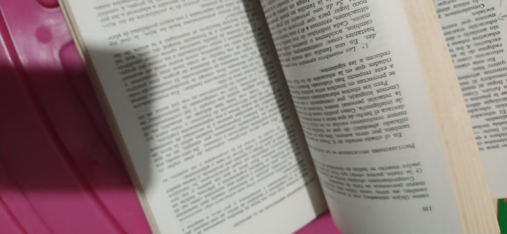 2 livros de educação universitários