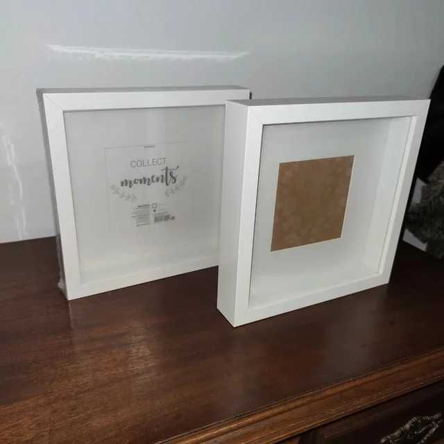 2 Molduras brancas 23x23cm