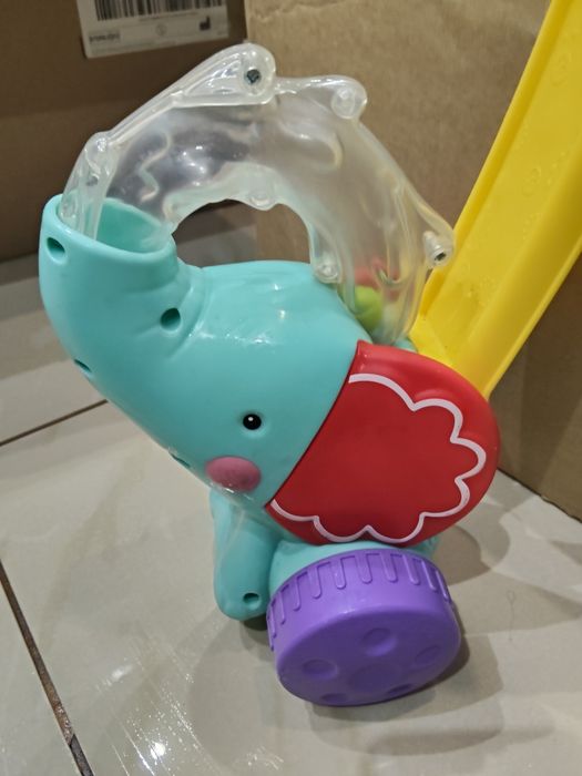 Pchacz Fisher-Price piłeczkowy słonik.