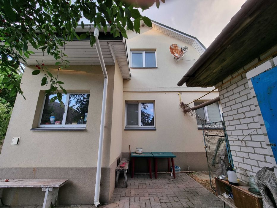 Будинок біля озера, с. Слобода Черкаського району