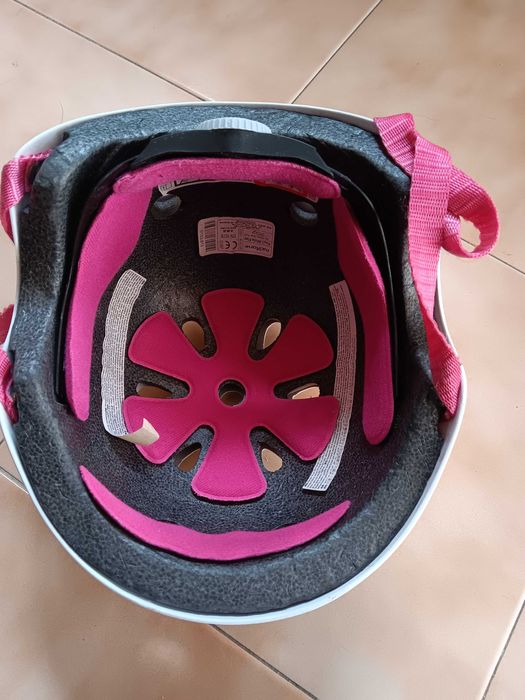 Capacete menina skate