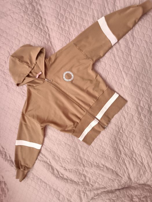 Dres dziewczęcy 152