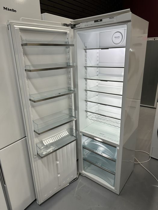 Комплект холодильник + морозилка Miele K 37472 id + FNS 37402 i