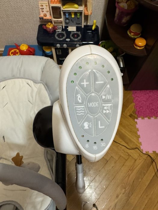 Стільчик-гойдалка 3 в 1 CARRELLO Cascata