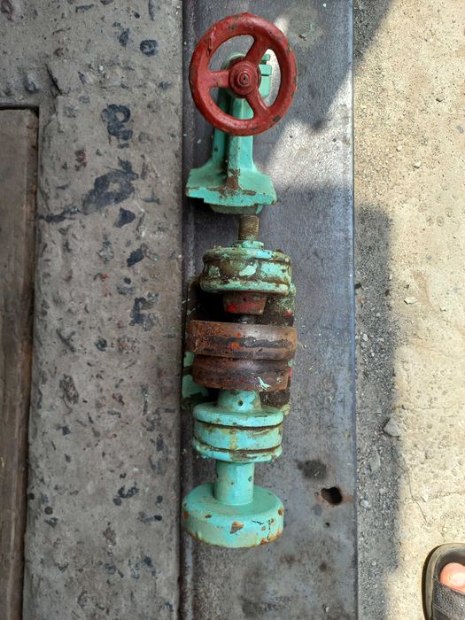 Передня і задня бабка.