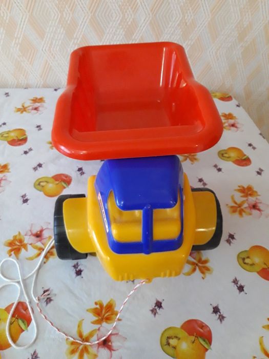 Машинка дитяча .