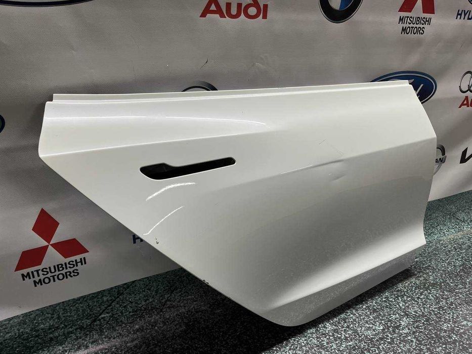 Двері задні праві Tesla Model 3 Highland 2024+