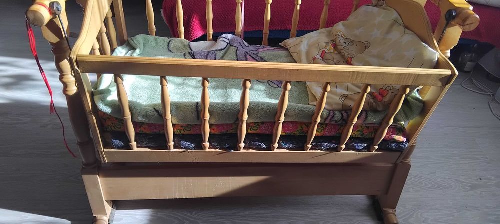 Дитяче ліжечко(колиска)