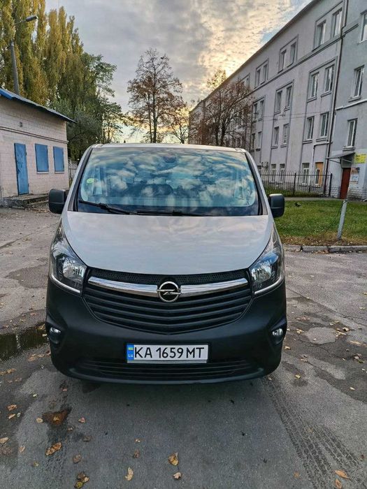 Opel Vivaro Продаю