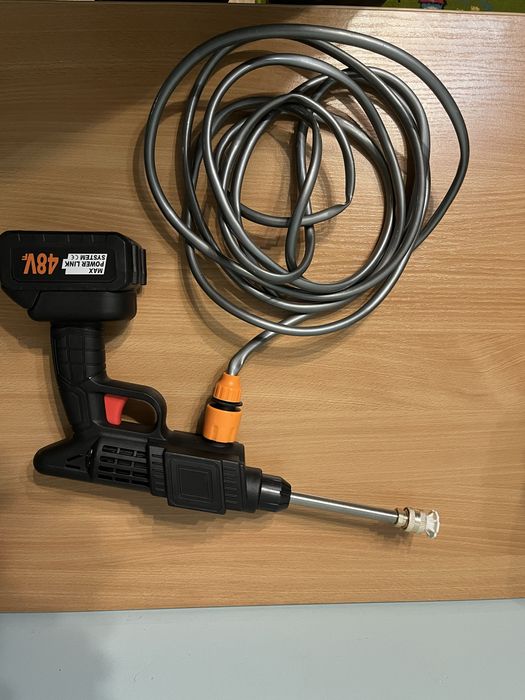 Акумуляторна мийка високого тиску 48V + кейс, 2 акумулятори
