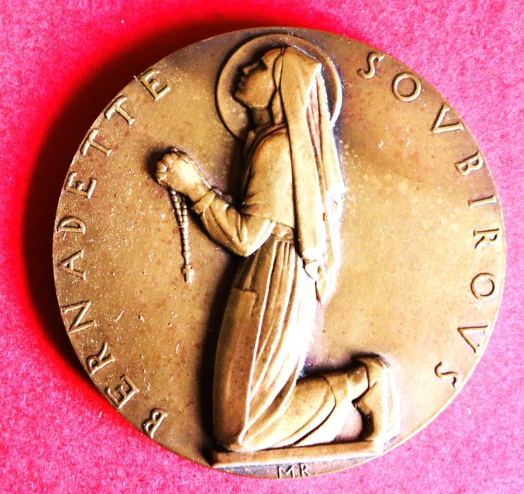 Bernadette Soubirous, Lourdes medalha de Marcel Renard