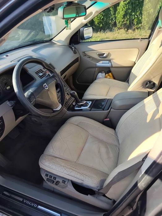 2006 Volvo XC90 2,4 дизель, автомт.  В наявності.  У Львові.  Тільки для діючих військових ЗСУ