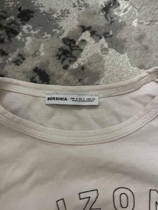 продаю кофту тонку білу S BERSHKA