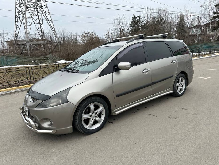 mitsubishi grandis