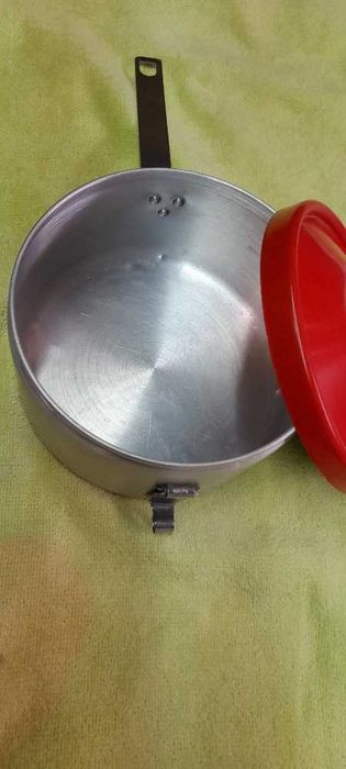 Lunchbox with Closure442547203274844162