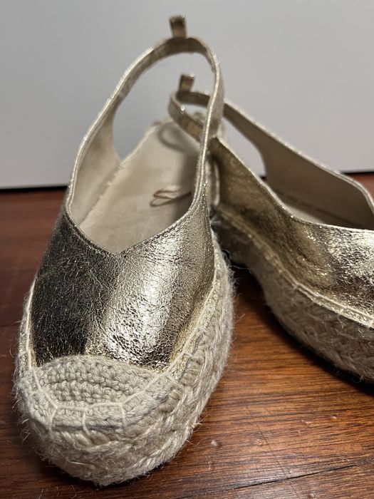 Alpercatas / espadrilles douradas Nr. 37
