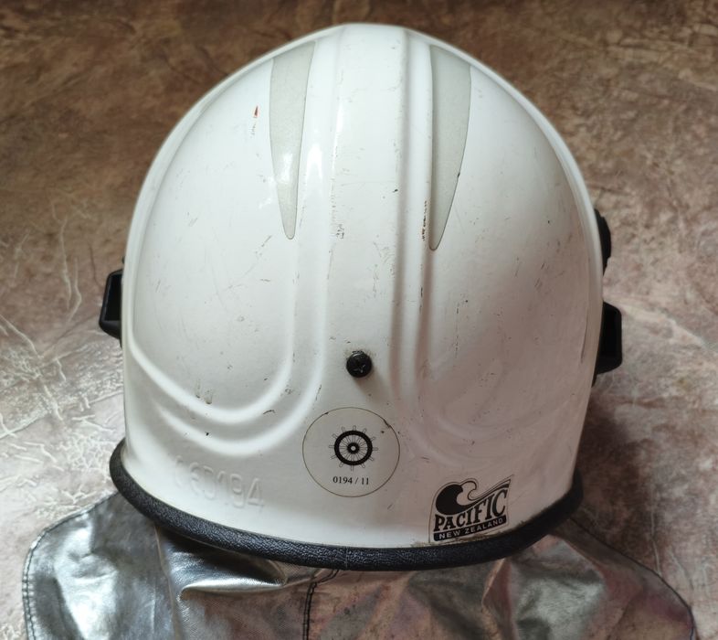 Каска пожарного Рacific helmets f7