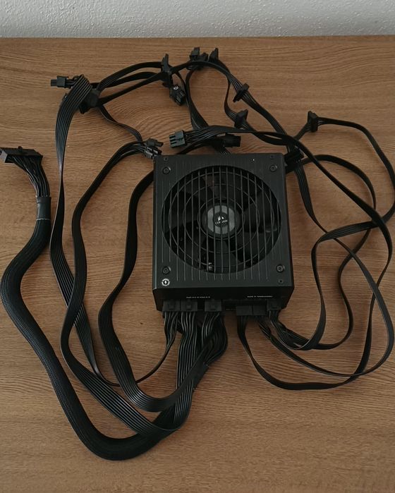 Fonte de Alimentação Corsair RM850