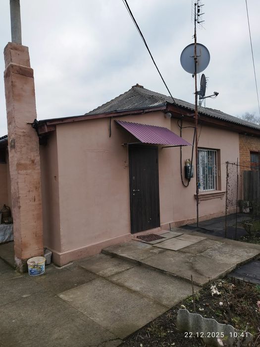 Продається двох кімнатна квартира-будинок