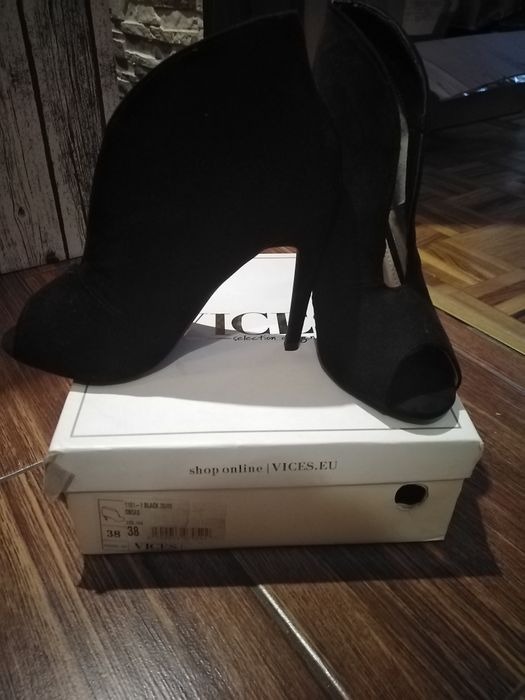 Sprzedam szpilki r. 38 NOWE