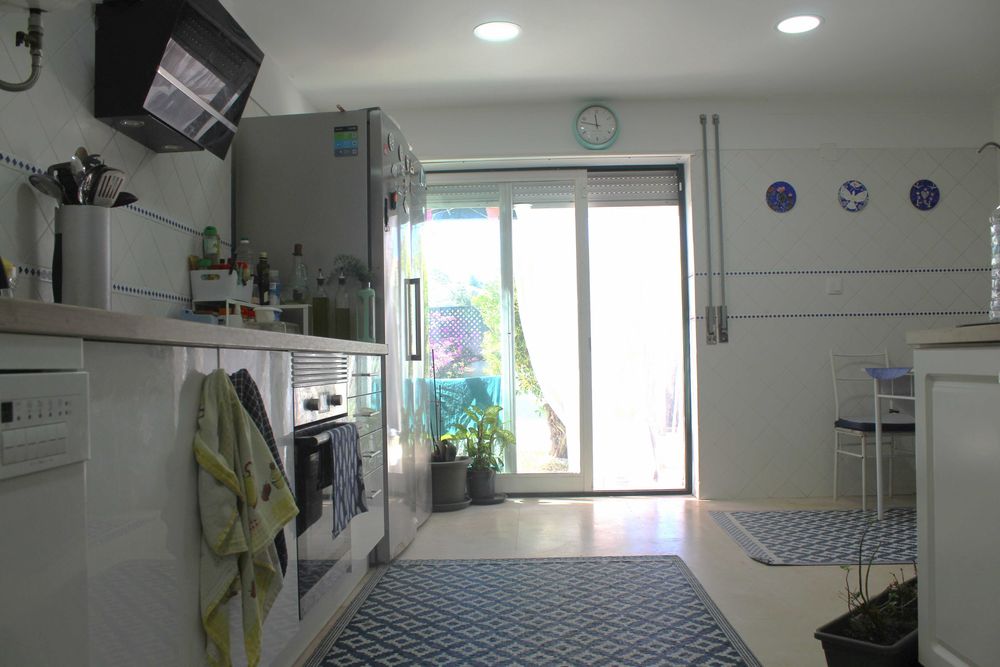 MORADIA T3+1 COM GARAGEM, Jardim E Churrasqueira | Carvoeira – Torres Vedras