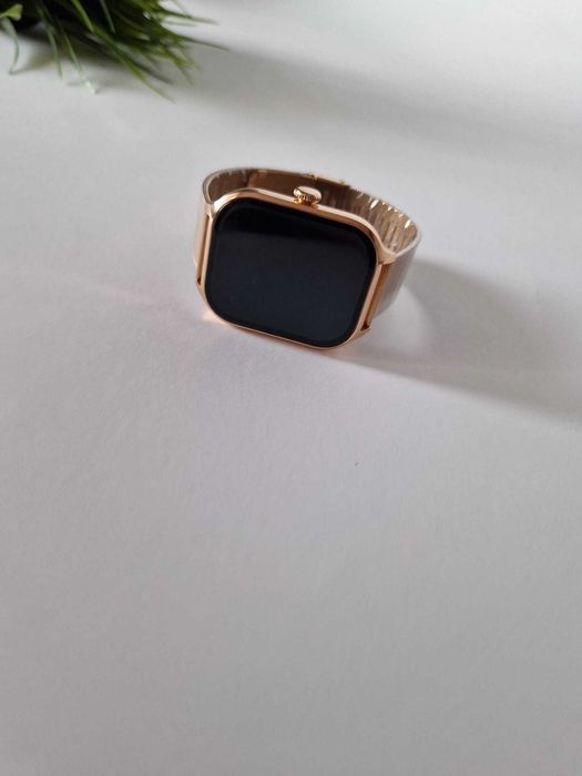 Smartwatch złoty Nowy