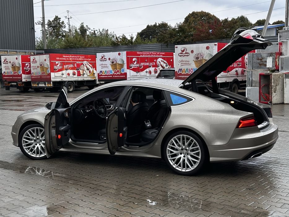 продам лайнера в жирній комплектації