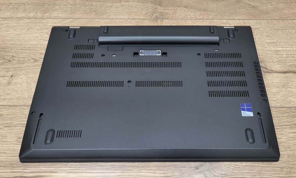 Тонкий Lenovo ThinkPad T570 i7-6600U 8/128GB дві батареї! Для роботи