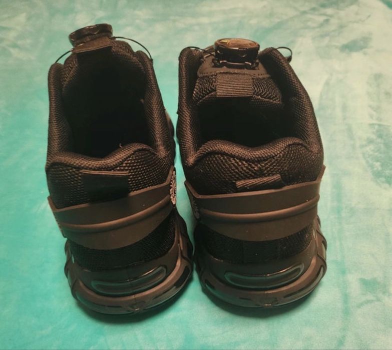 Sapatilhas de segurança novas