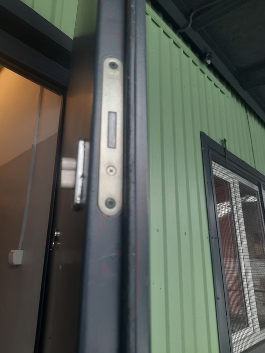 Usługi ślusarskie naprawa zamka awaryjne otwieranie drzwi slusarz 24/7