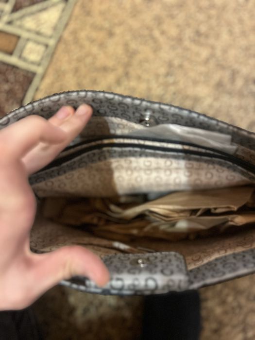 Нова сумка GUESS