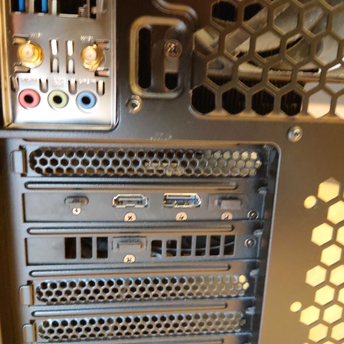 Komputer stacjonarny Intel Core i7 + GeForce RTX 2060