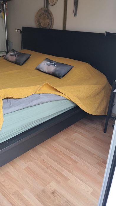 Cama IKEA Malm como nova