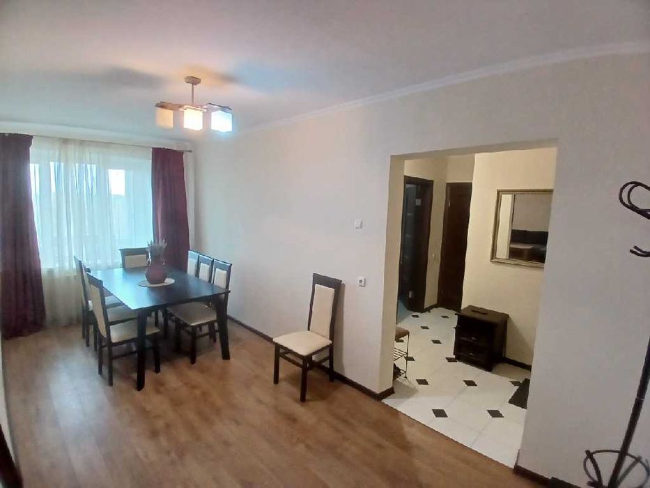 Будинок 2002 року Вул.Бальзака,4. ТРЦ «Глобал UA» 3к.кв. 7й пов. 90 м2