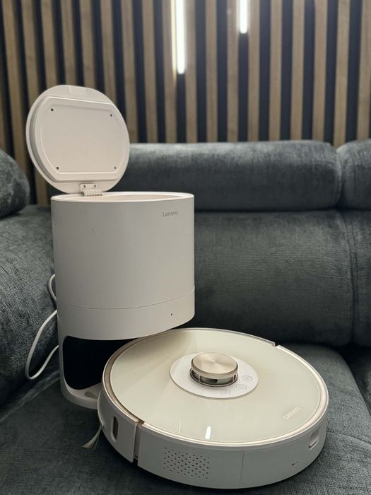 Robot sprzatajacy lenovo