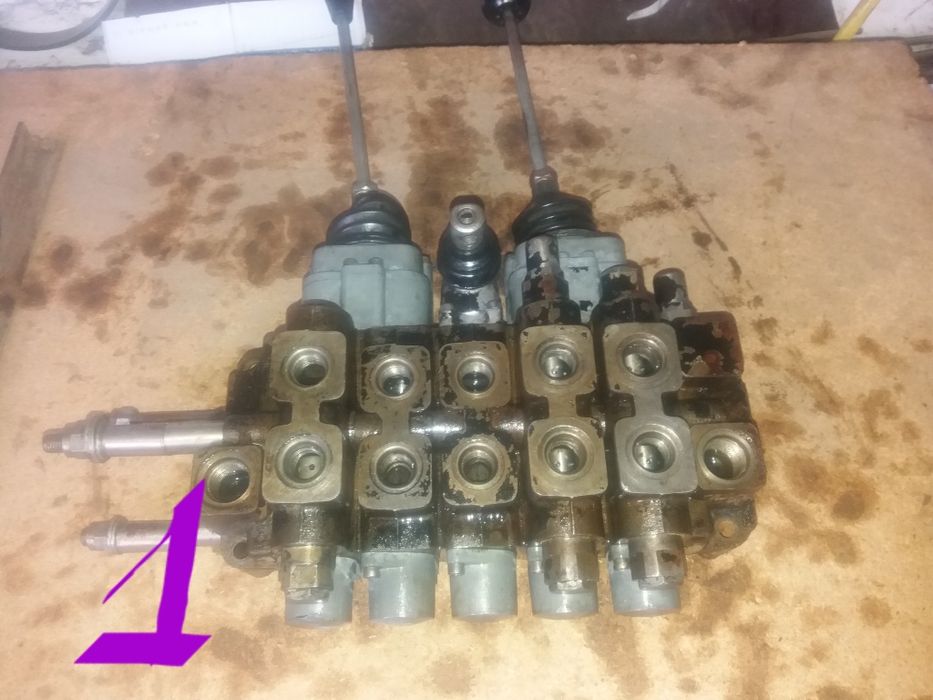 Розподільники гідравлічні