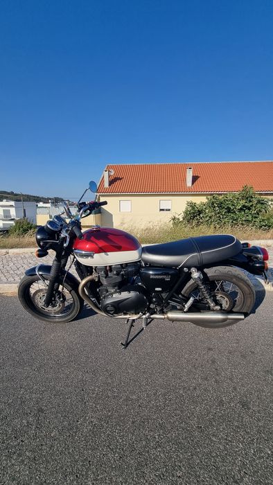 Triumph bonneville t100