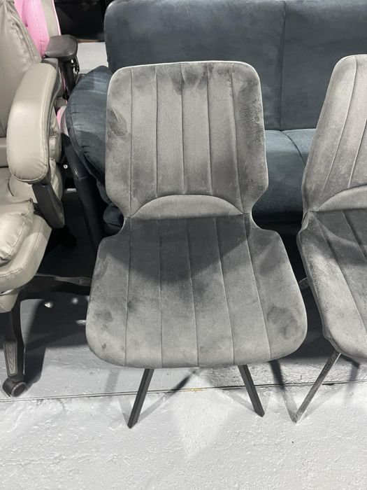 Стільчики обідні оксамитові сірі