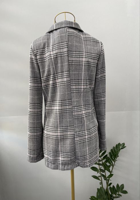 піджак в клітинку на підплічниках