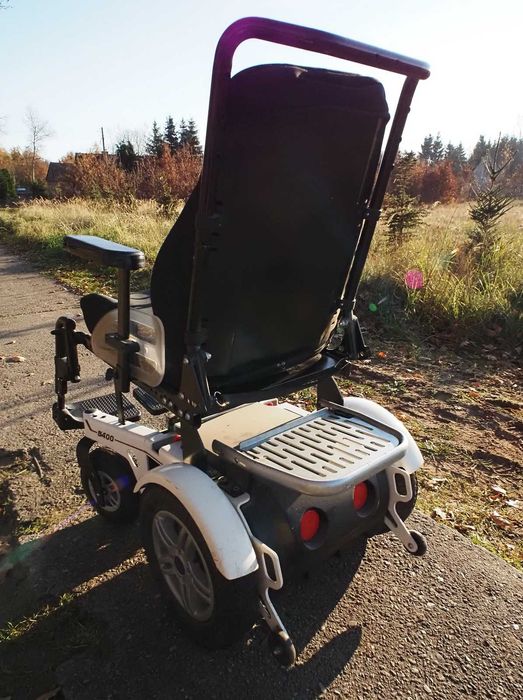 Wózek inwalidzki elektryczny Ottobock B400. Duży zasięg.