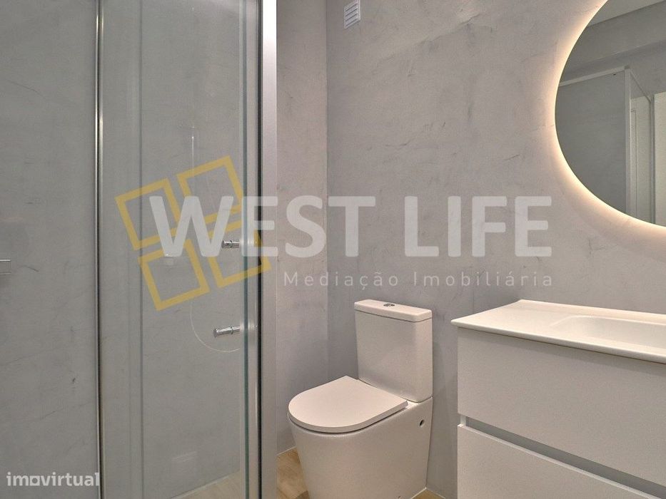 Apartamento T2+1 Totalmente Remodelado com VISTA MAR - a apenas 3 m...