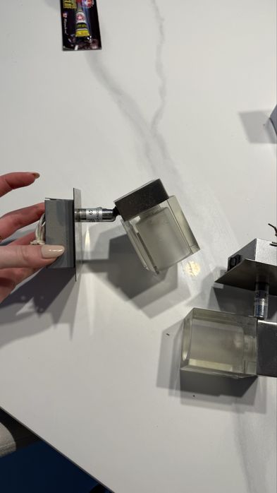 Kinkiety dwie sztuki srebrne ze szkłem