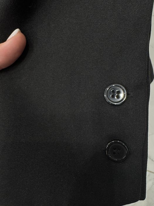 Класичний чорний костюм