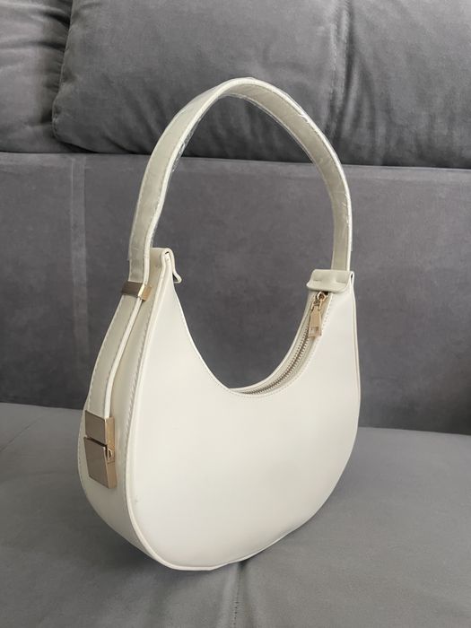 Молочна сумка на плече prada
