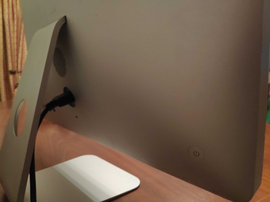 iMac 21,5 polegadas (2011) - i5 2,5GHz - 8GB DDR3 - SSD 500GB