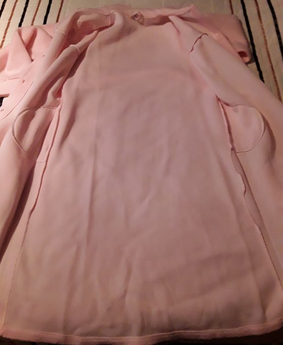 Robe de senhora cor de rosa de inverno, novo, sem etiqueta