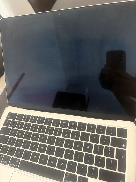 MacBook Air M2 13,6” | 16 GB RAM | 256 GB SSD | 96% baterii | Stan idealny