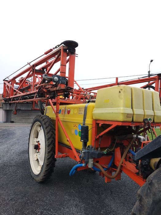 Opryskiwacz Douven 24 m 2400 lit John Deere 624 jak 638