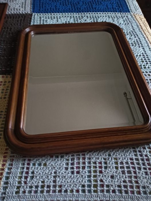 Espelho de parede em castanho