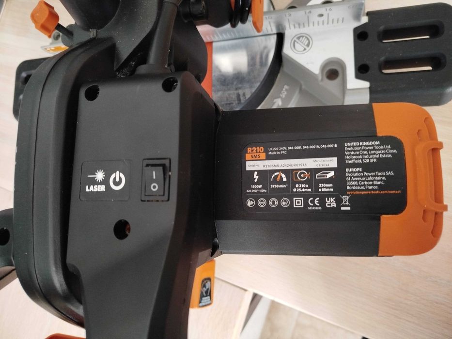 Piła ukośnica z posuwem EVOLUTION R210SMS 210mm 1500W